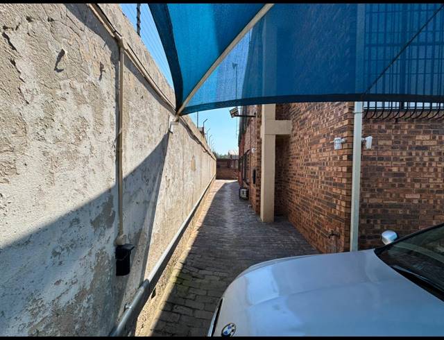 800M² WAREHOUSE FOR SALE IN FLORIDA